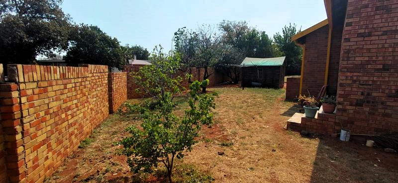 4 Bedroom Property for Sale in Universitas Ridge Free State